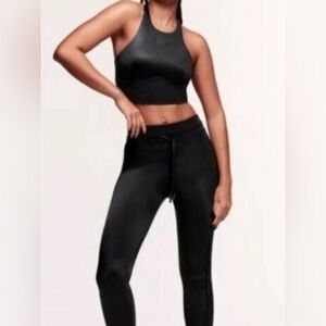 Adidas x Ivy Park Noir Shiny Racerback Bra Size Medium Removable Pads Athleisure